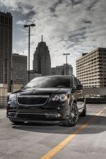 Chrysler Town & Country S 2013 года